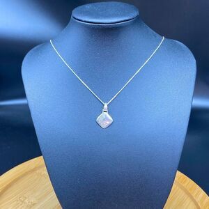 Ladies 19” 925 box chain with 1/2” pendant with special saying for an aunt